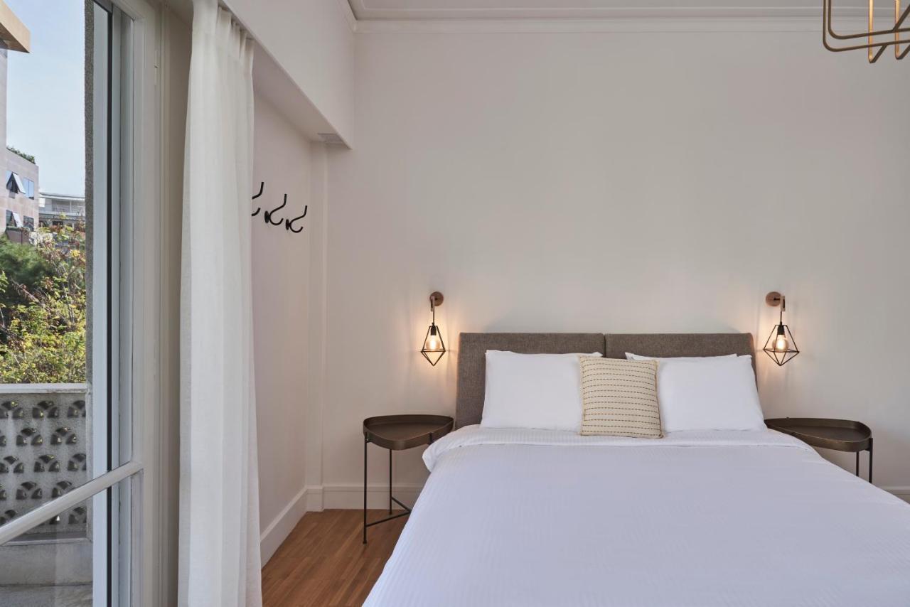 Chic N Bright 3Bd Apt With Hilton View Athens Exterior photo